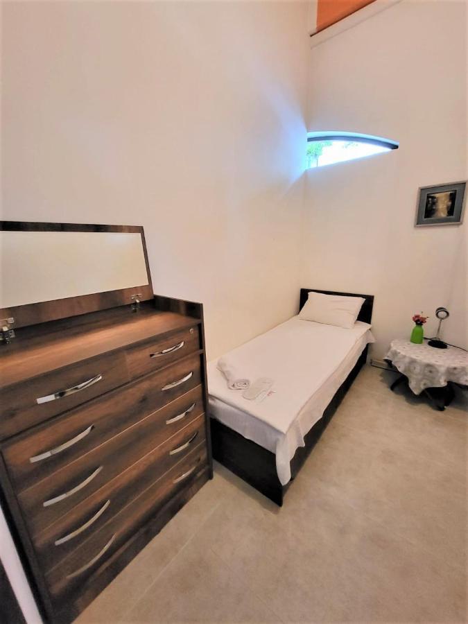 Hostel Near The Square Тбілісі Екстер'єр фото