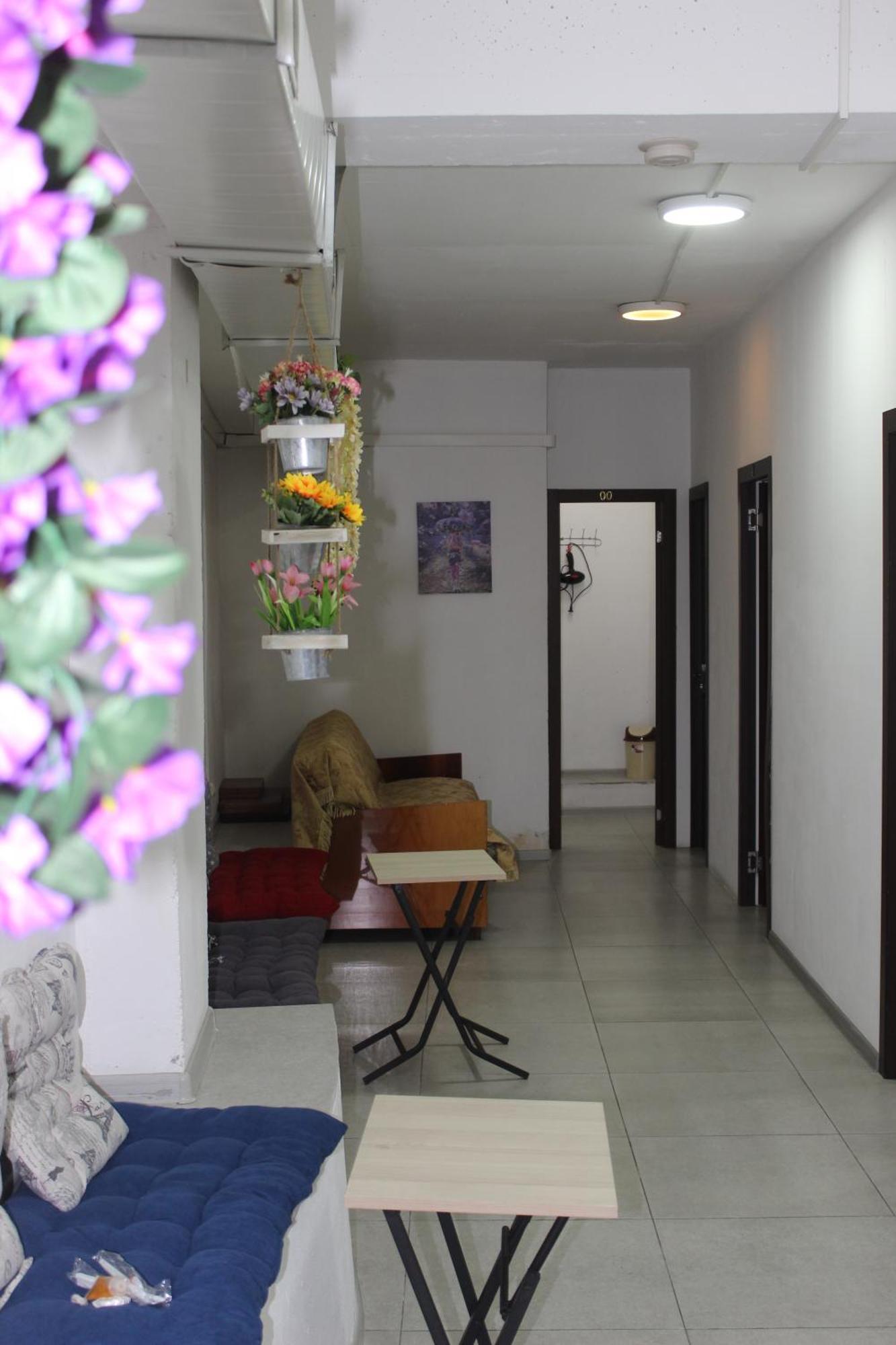 Hostel Near The Square Тбілісі Екстер'єр фото