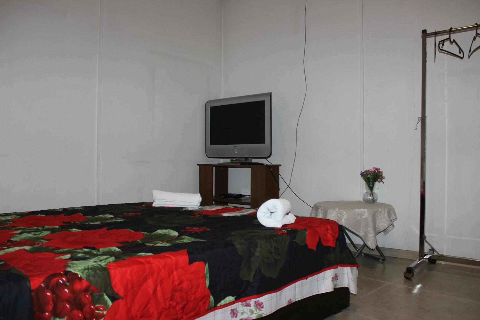 Hostel Near The Square Тбілісі Екстер'єр фото