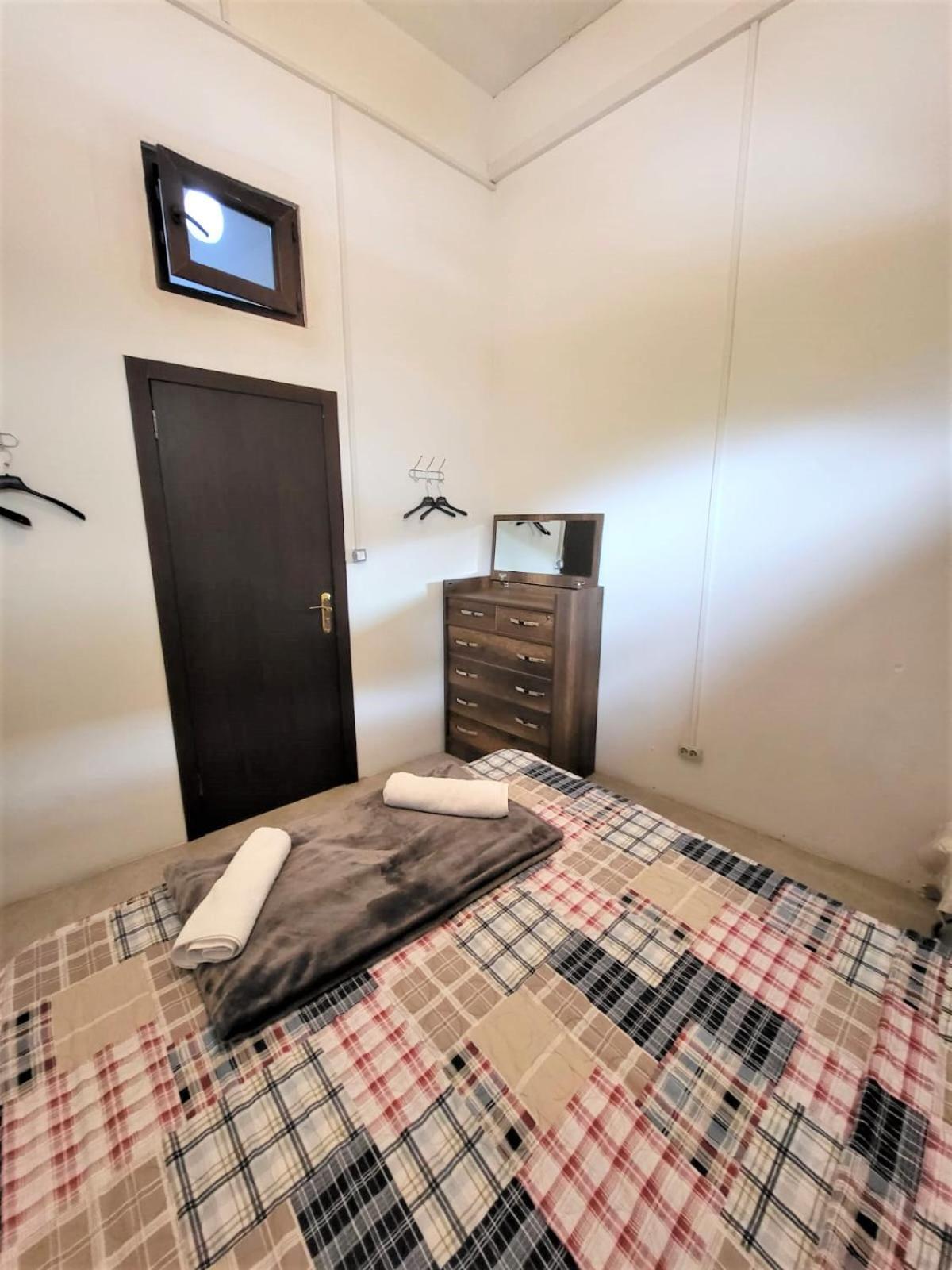 Hostel Near The Square Тбілісі Екстер'єр фото