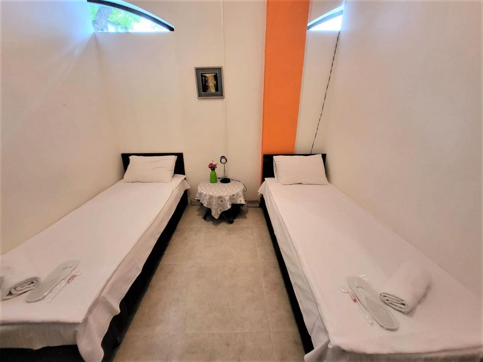 Hostel Near The Square Тбілісі Екстер'єр фото