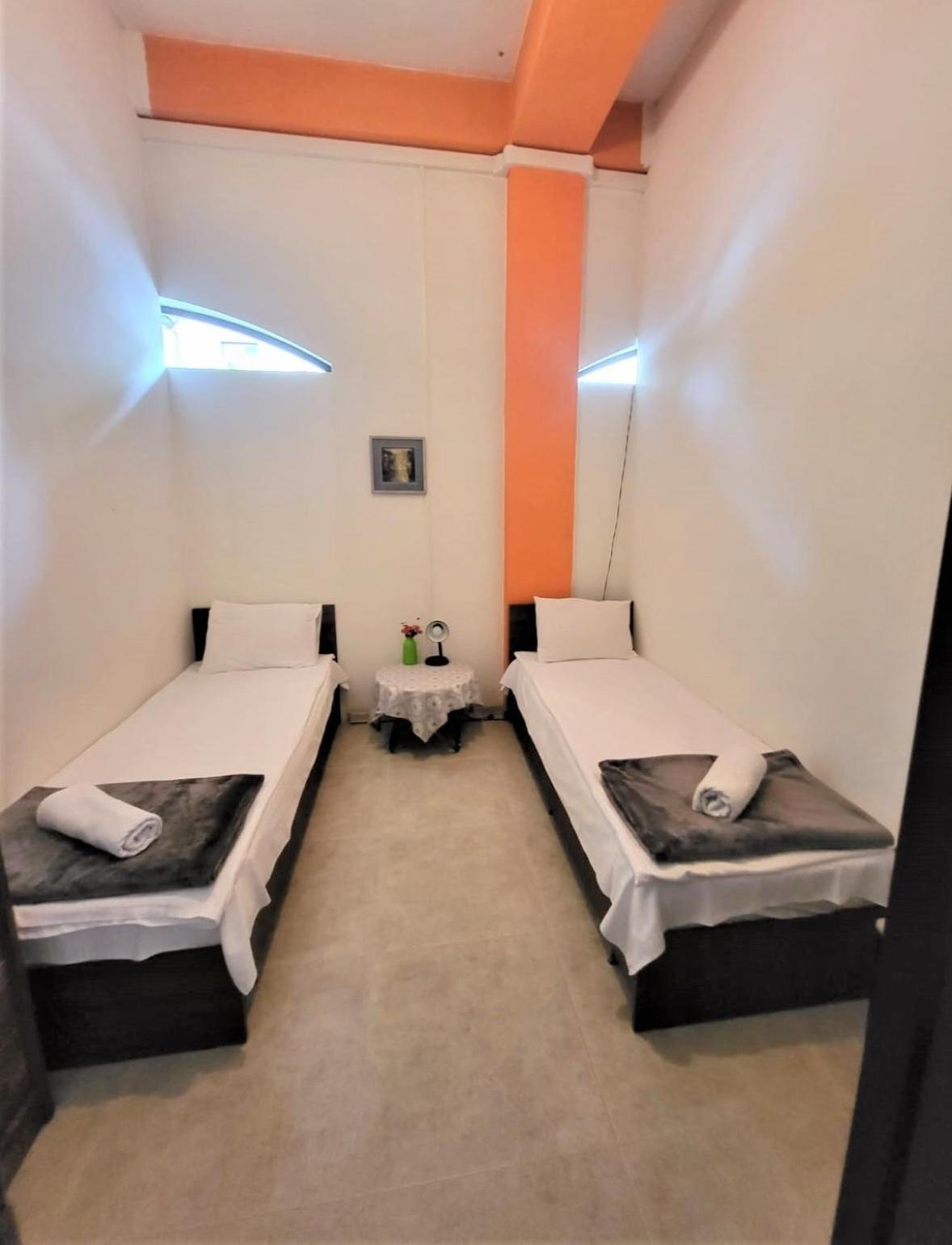 Hostel Near The Square Тбілісі Екстер'єр фото