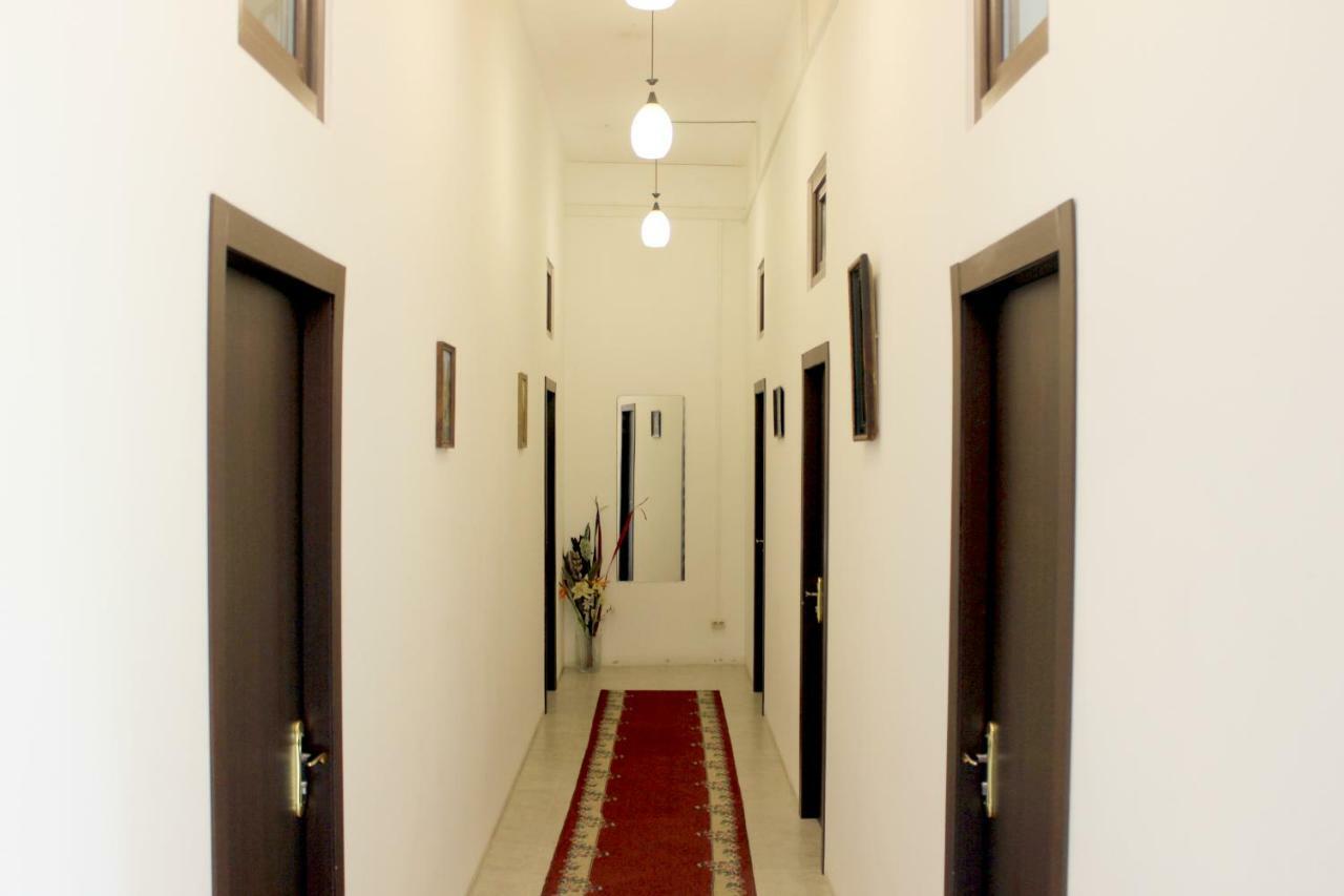 Hostel Near The Square Тбілісі Екстер'єр фото