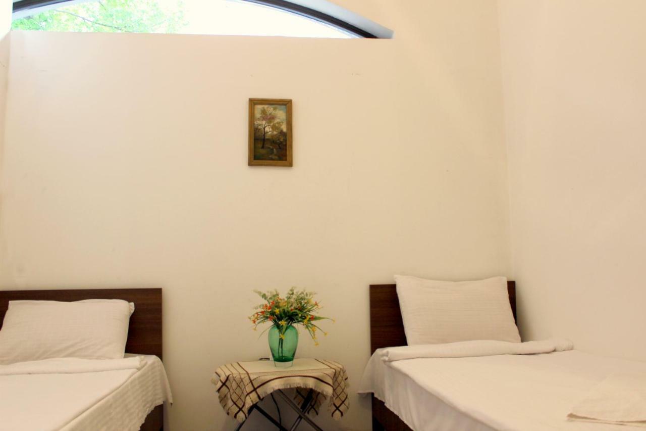 Hostel Near The Square Тбілісі Екстер'єр фото